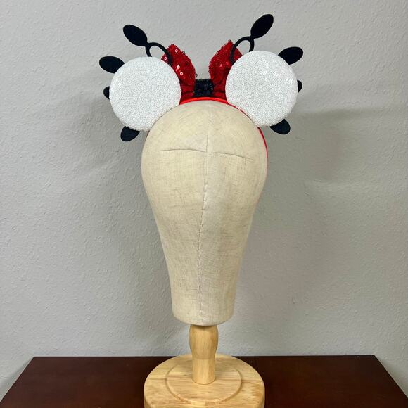 🎄 Christmas Lights Minnie Ears | Disney-Inspired Christmas Mouse Ears Headband - Picture 4 of 5